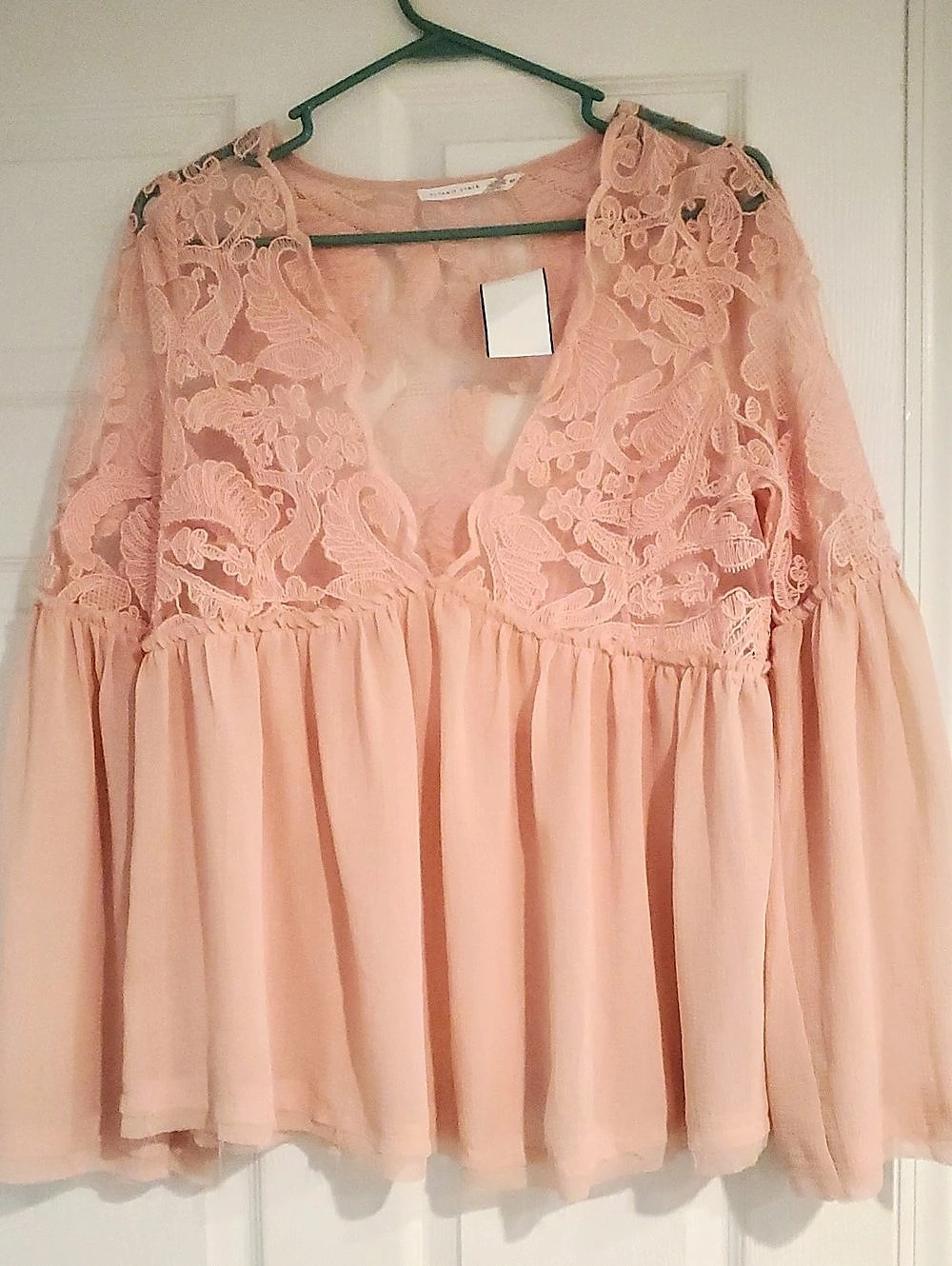 Altar'd State Floral Lace Blouse in Pink Size Medium Like New